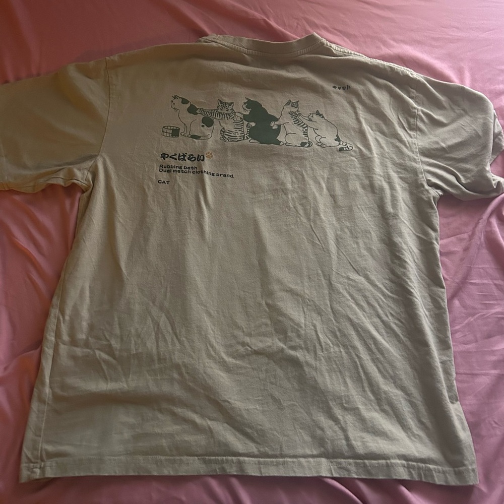 Cute cat graphic tee shirt🌻